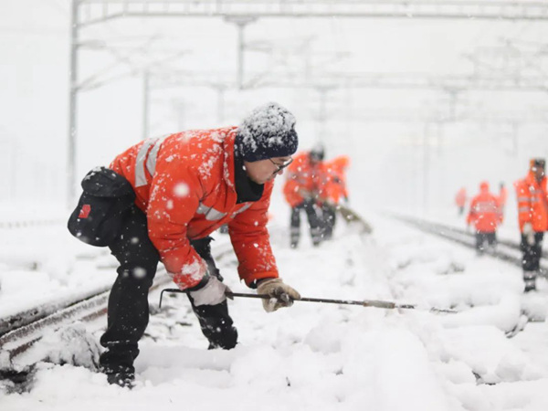 耀世官网：南方多地出现雨雪天气 铁路部门启动应急措施